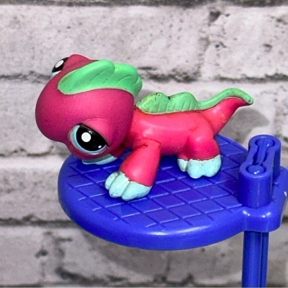 Littlest Pet Shop LPS Pink IGUANA #1575 Hasbro - Picture 3 of 9